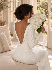 Robe Agathe vue de dos, dos nu échancré fermé par une rangée de boutons recouverts